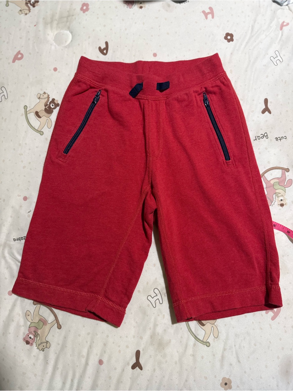 Hanna Andersson Red Kids Sweatshorts with Navy Zippers size 10